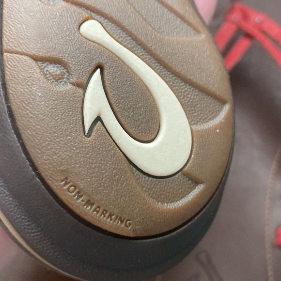 NWT- OLUKAI WOMEN'S U'I- Ohia red/ dark Java- Women’s sizing- 9 - Picture 6 of 7